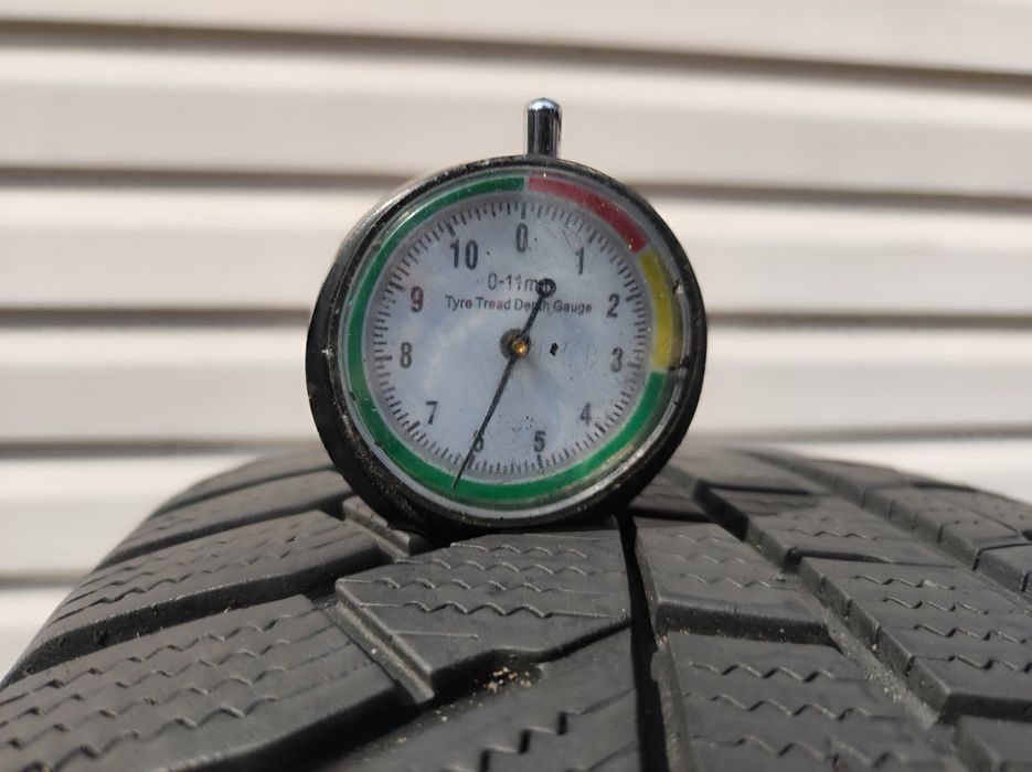 215.65.17 jedna opona Hankook Winter I 'Cept EVO 2 SUV