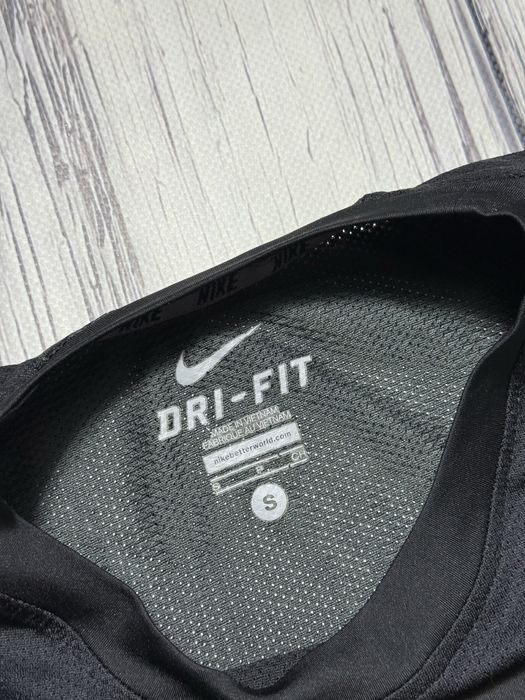 Nike dri-fit футболка оригинал s размер