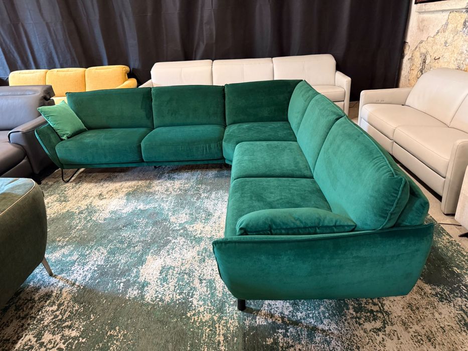 Designerski narożnik premium – nowoczesna elegancja w szmaragdowym wydaniu