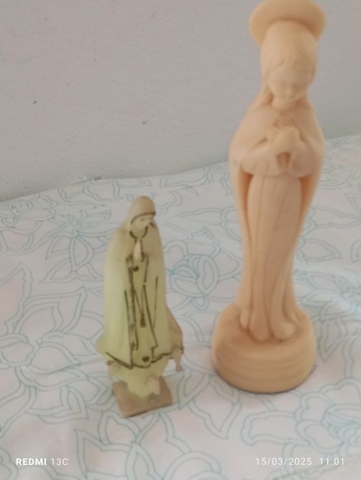 Conjunto de duas Nossa senhora  de Fátima que brilham no escuro