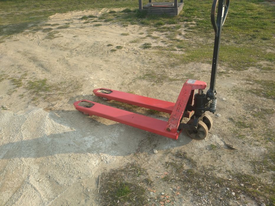Paleciak wózek transportowy paletowy zakrem