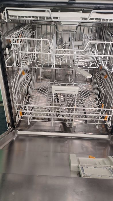 Продам посудомийну машину Miele G 4302 SC (з Німеччини)