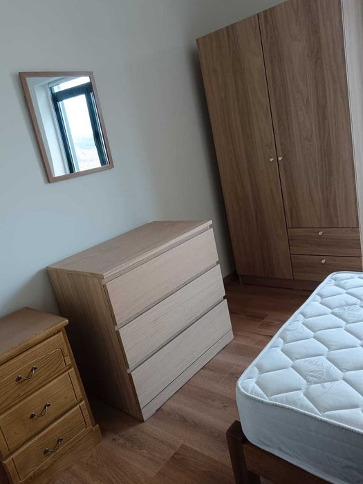 Quartos individuais em apartamento renovado | Zona calma e bem servida