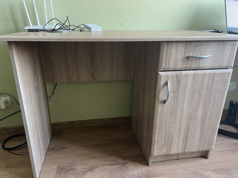 Компютерний стіл