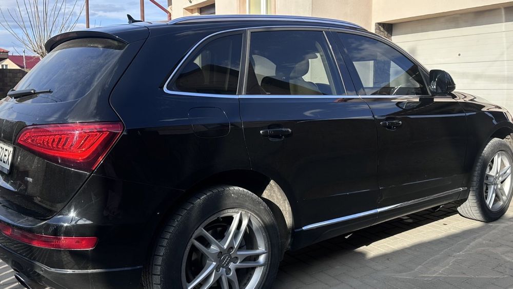 Автомобіль легковий Audi Q5