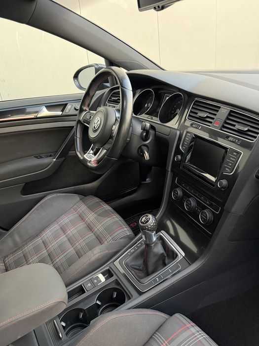 VW Golf Mk7 Gti ( Trato de crédito)