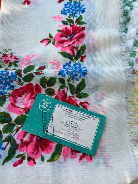 Продам хустинки в хорошому стані ( нові)