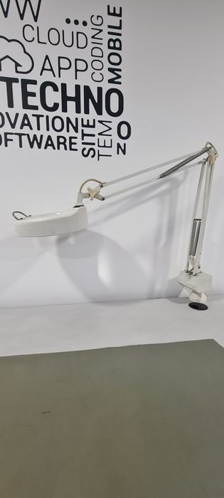 Lupa lanterna de bancada