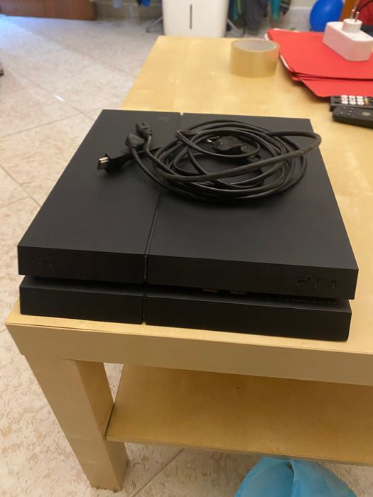 Vendo ps4 slim 1T