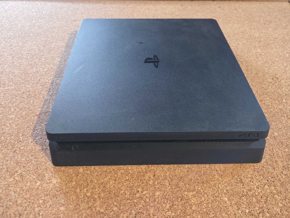Play Station 4 SLIM 1TB + Gra