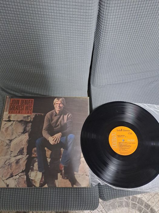 John Denver Vinyl Record - Greatest Hits