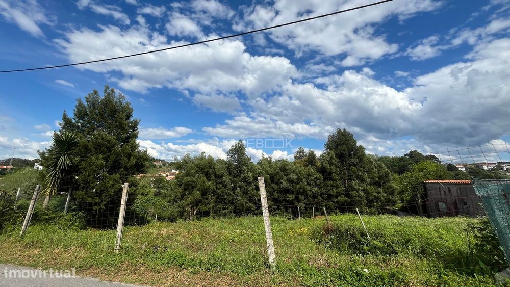 Terreno Urbano perto da Praia do Senhor da Pedra, VN Gaia.