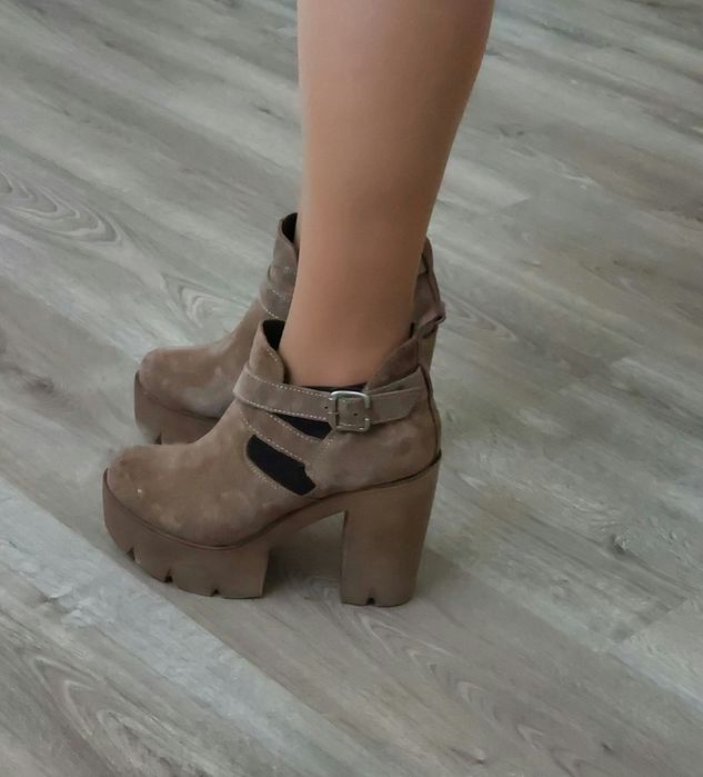 Botim Bege Seaside Novo