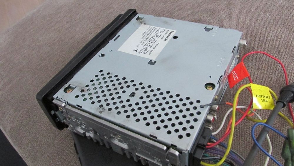 Radio samochodowe Panasonic model CQ-RDP162N