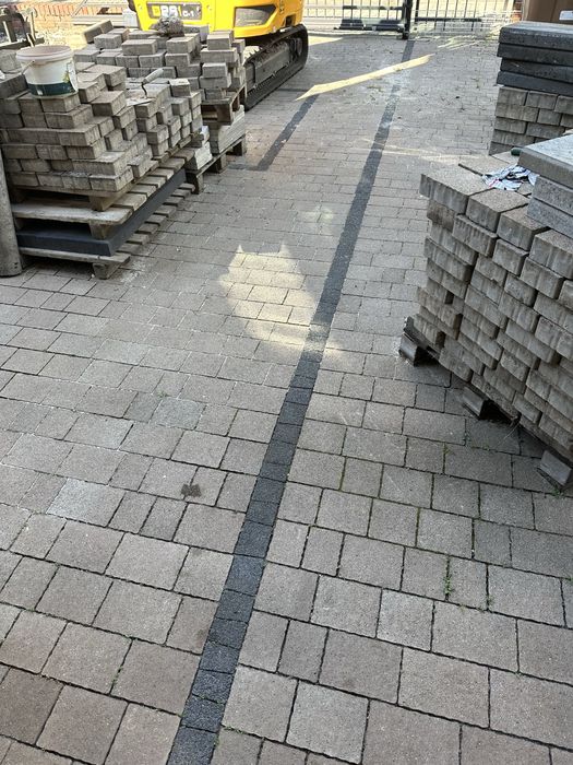 Kostka brukowa z rozbiurki stan bardzo dobry