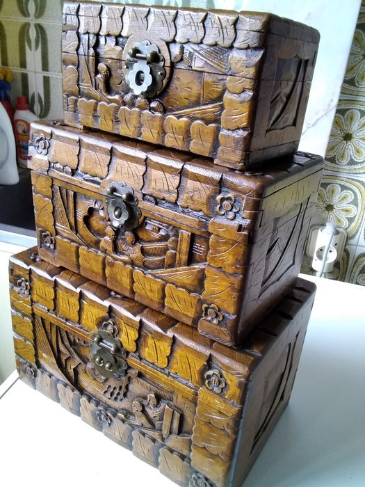 Vendo três arquinhas em madeira de canfora.