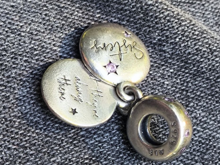 Charms Pandora dla siostry , napisy.