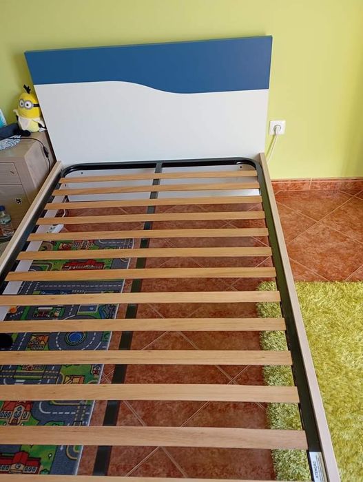 Vendo cama de solteiro de menino