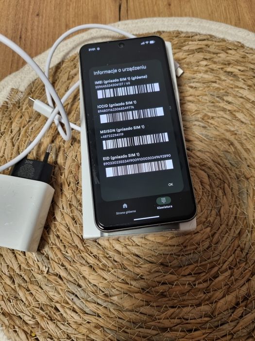 Google Pixel 8 komplet z szybka ładowarka!