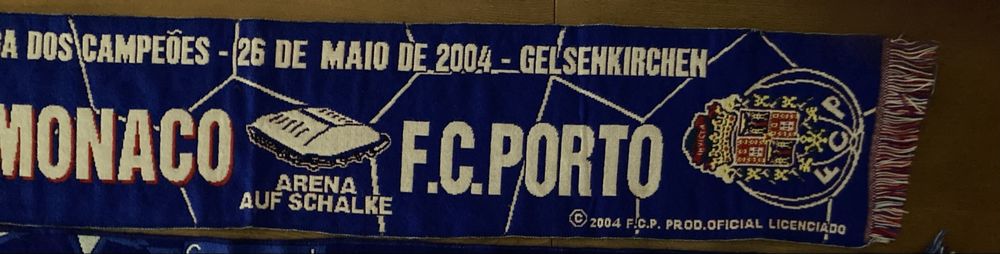 Cachecol do F.C.do Porto da final da liga dos Campeões Europeus de 2004