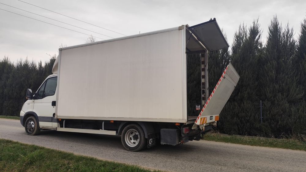 Kontener z windą dhollandia