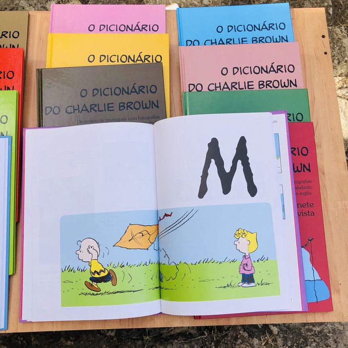 Enciclopédia e dicionários completas de Charlie Brown, cada 3 euros