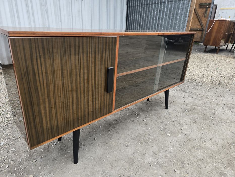 Komoda prl jamik pod TV