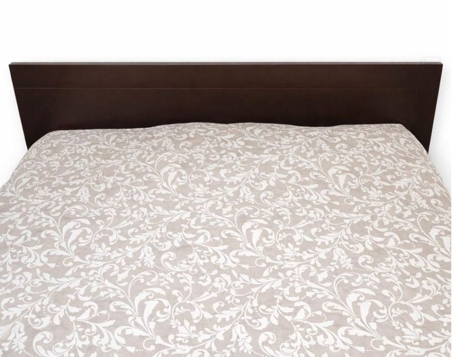 Cama king size (2,2*1,85 cm) com 2 gavetões