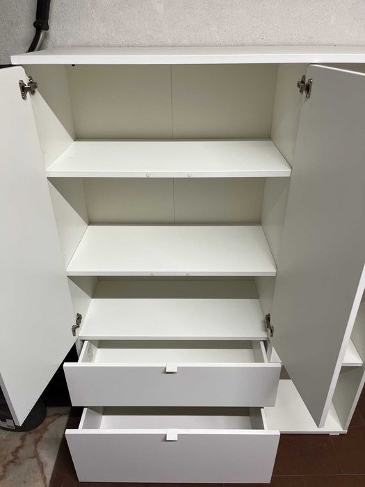 Armário IKEA VIHALS (como NOVO)