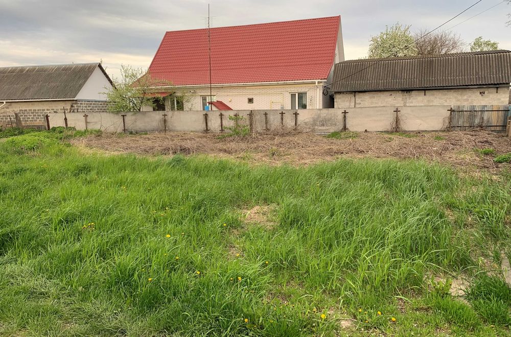 Продам 40 соток, житлова вулиця, газ, світло, асфальт, с. Красилівка