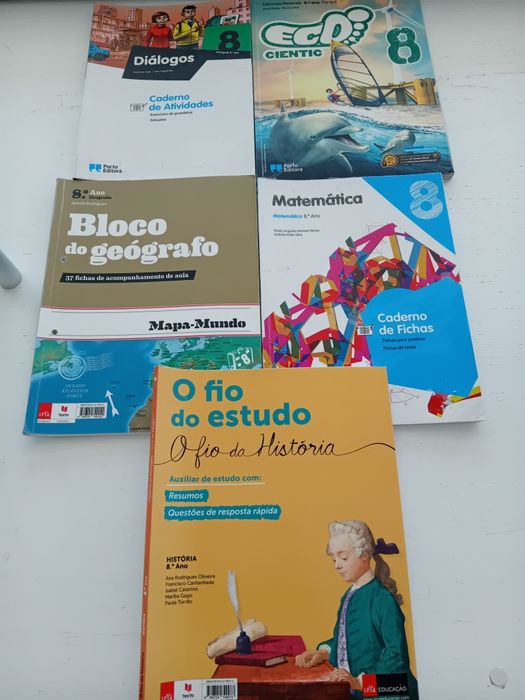 Livros escolares 8 e 9 ano
