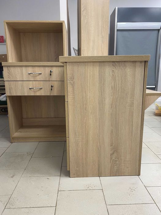 Lada i regały sklepowe