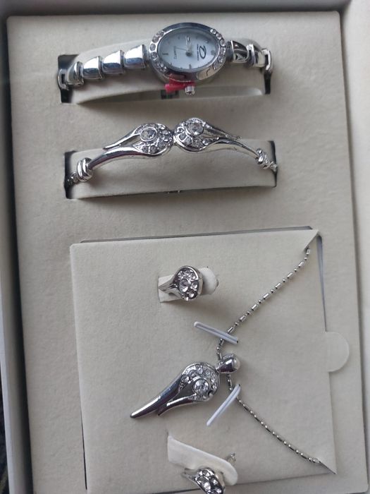 Nowy zestaw biżuterii cyrkonie na prezent