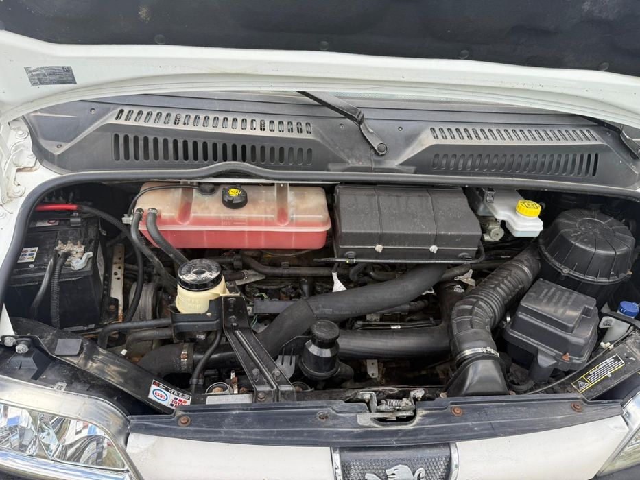 Sprzedam peugoet boxer 2.2.2005r