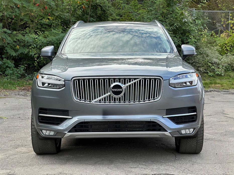 Volvo XC90      2019