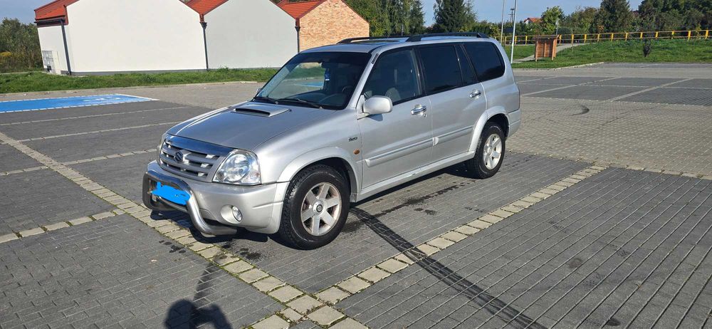 Suzuki XL7