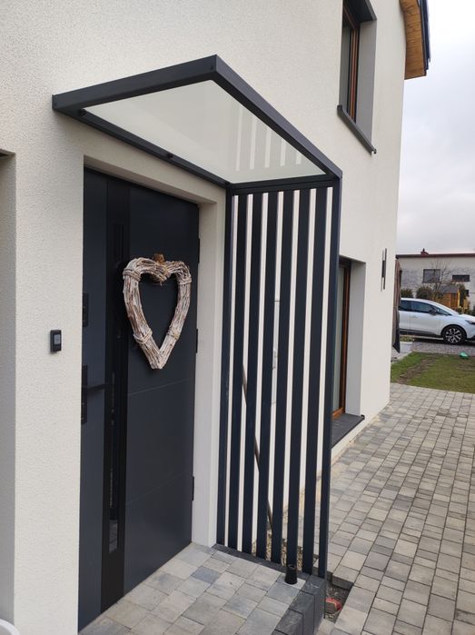 Daszek nad drzwi wiatrołap