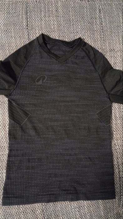 Термобілизна, термокофта (тільки верх) Kipsta Keepdry 500. На 10-11р.