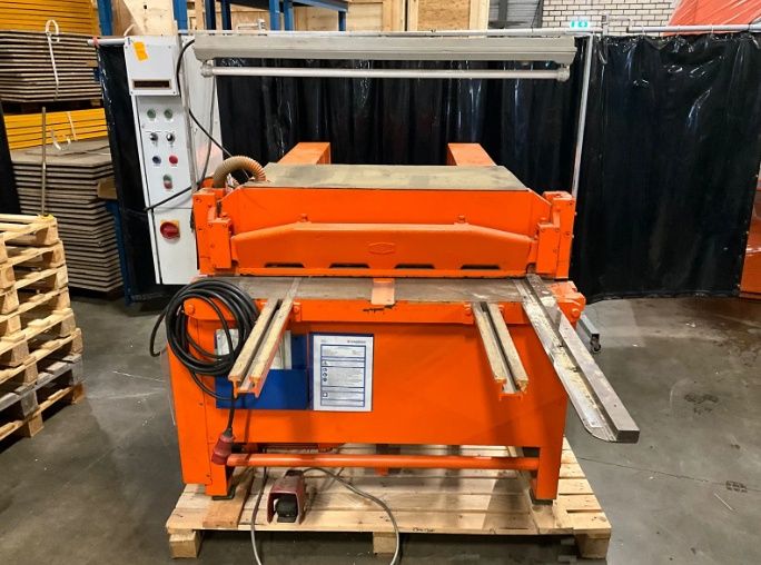 Gilotyna urządzenie do obcinania tworzyw sztucznych/metalu 4,55KW