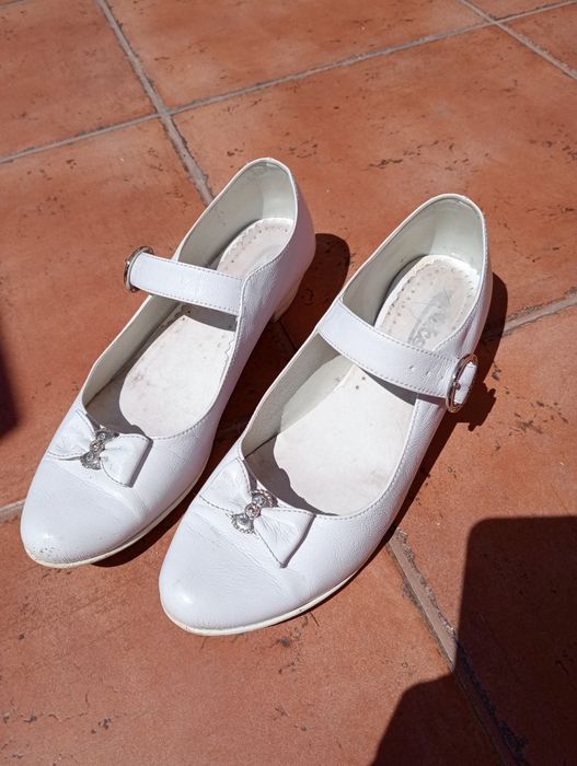 Buty na obcasie białe skórkowe