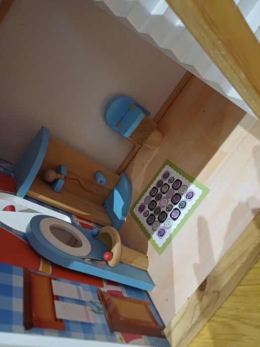 Domek dla lalek z wyposażeniem