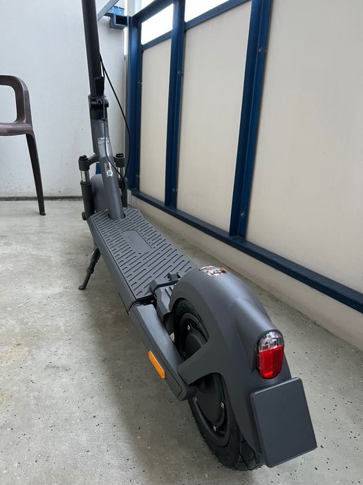 Hulajnoga elektryczna ODYS NEO E100 E-Scooter 10"  niemiecki producent