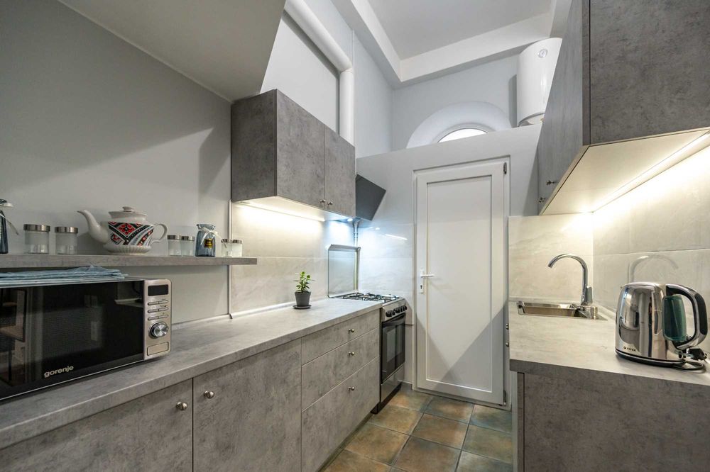 Дім з двориком, центр, море 6014