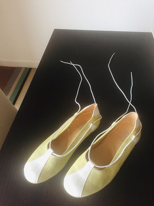 Sapatos 37  (em pele)