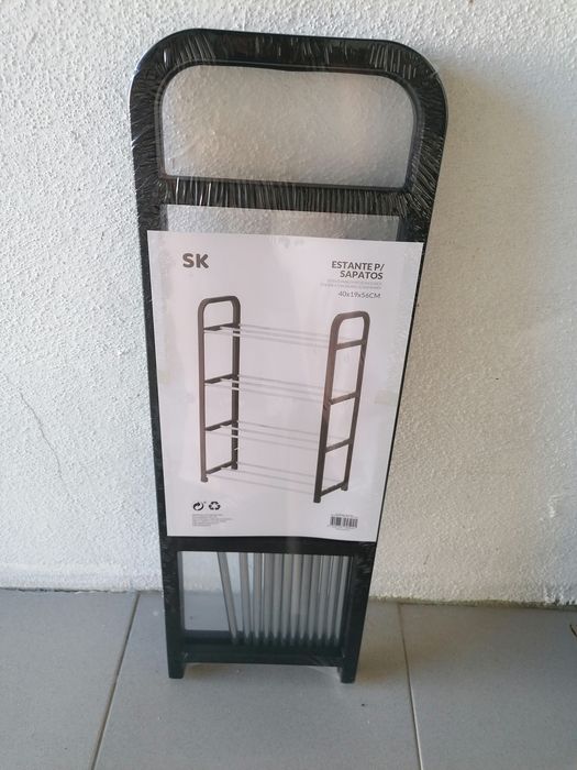 Sapateira nova e embalada