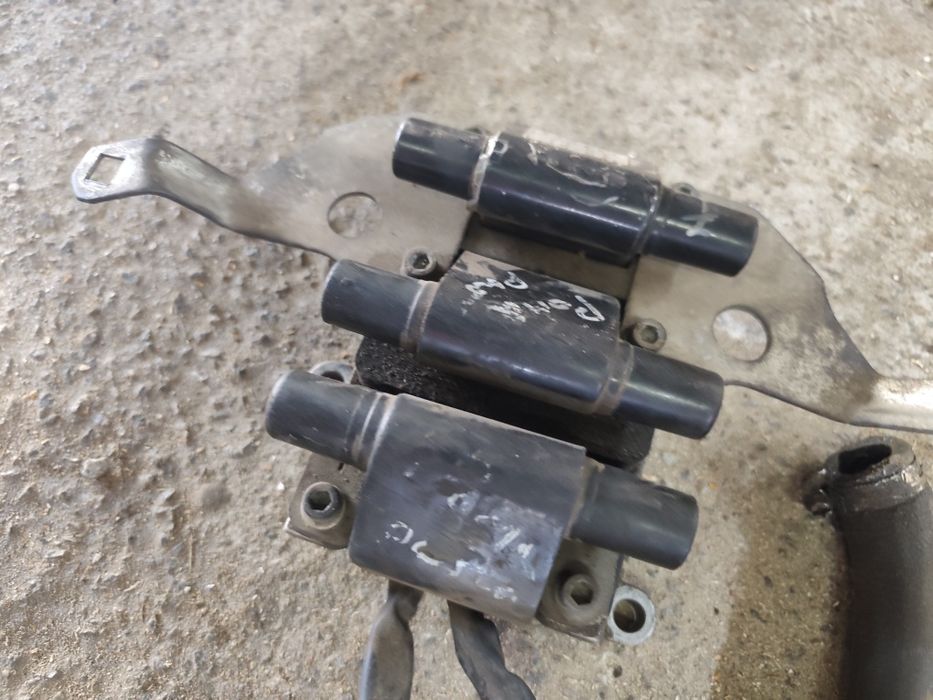 Катушки запалювання Audi 100 C4 A6 C4 2.6 v6 бензин Ауді 100 2.6