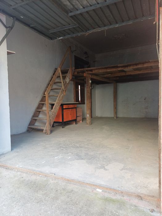 Garagem  Dafundo Algés, junto ao aquário Vasco da gama, Algés