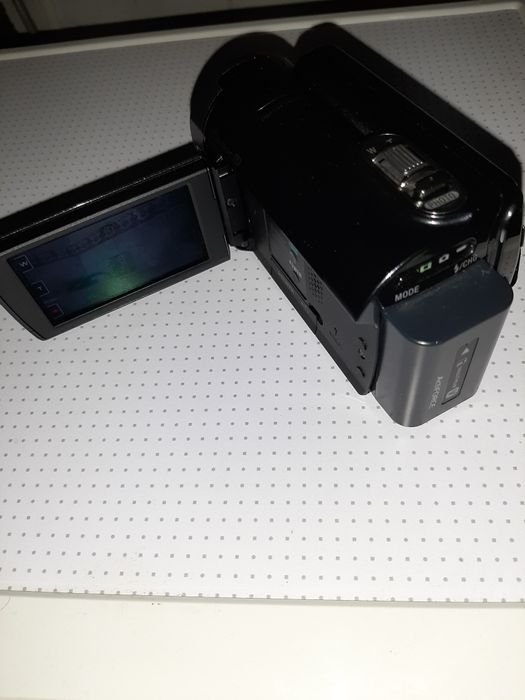 Вiдеокамера HDR XR350E (Можливий обмін на iPhone 11 Pro)
