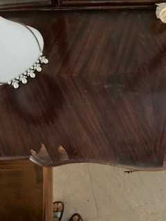 Toucador antigo com espelho