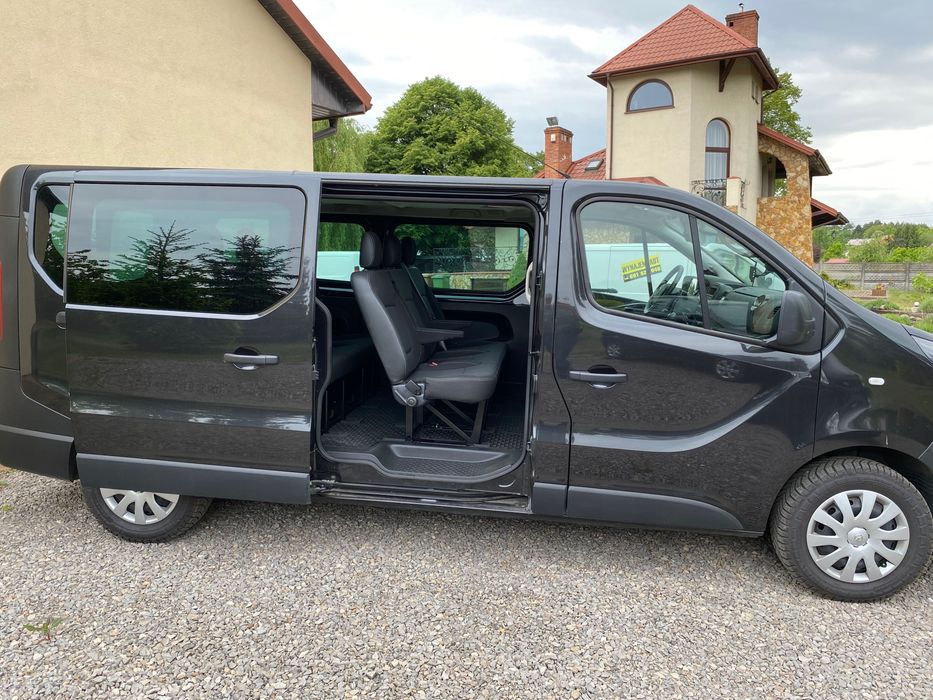 Wynajem busa  bus wynajem  opel vivaro  bez limitu  9 osobowy